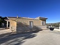 Magnifique villa avec piscine et vue sur la montagne à Petrer in Alicante Dream Homes API 1122