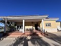 Magnifique villa avec piscine et vue sur la montagne à Petrer in Alicante Dream Homes API 1122