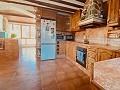 Großes schönes Haus in einem Weiler in Yecla in Alicante Dream Homes API 1122