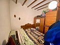 Großes schönes Haus in einem Weiler in Yecla in Alicante Dream Homes API 1122