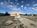 Geweldig modern herenhuis in Yecla in Alicante Dream Homes API 1122