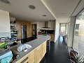 Geweldig modern herenhuis in Yecla in Alicante Dream Homes API 1122