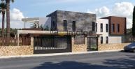 Moderne Neubauvilla mit Grundstück und Pool in Alicante Dream Homes API 1122