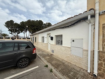 Schönes renoviertes Stadthaus mit 4 Schlafzimmern und 2 Bädern in Pinoso