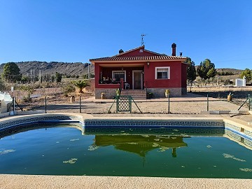 Hermosa casa de campo en Yecla