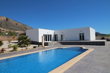 Beautiful 3 bedroom 2 Bathroom Villa in Macisvenda.