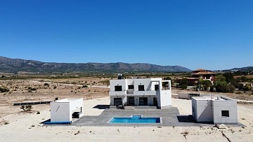 Ready in 5 months new build villa with guest house and pool 