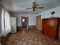 Belle villa de 5 chambres et 1 salle de bain près de la ville de Sax in Alicante Dream Homes API 1122