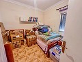 Atemberaubende freistehende Villa in Yecla mit Pool und Garage in Alicante Dream Homes API 1122