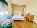 Atemberaubende freistehende Villa in Yecla mit Pool und Garage in Alicante Dream Homes API 1122