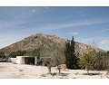 Schönes Landhaus mit 3 Schlafzimmern und 2 Badezimmern in Villena. in Alicante Dream Homes API 1122