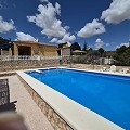 Prachtig landhuis met 3 slaapkamers en 1 badkamer in Yecla. in Alicante Dream Homes API 1122