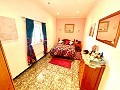 Bezugsfertige moderne Villa mit 5 Schlafzimmern und Pool in Sax, Alicante in Alicante Dream Homes API 1122