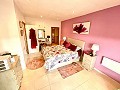Bezugsfertige moderne Villa mit 5 Schlafzimmern und Pool in Sax, Alicante in Alicante Dream Homes API 1122