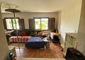 Landhaus mit 3 Schlafzimmern, einem Apartment im Nebengebäude mit 2 Schlafzimmern und einem Studio mit 1 Schlafzimmer in Sax. in Alicante Dream Homes API 1122