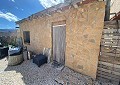 Landhaus mit 3 Schlafzimmern, einem Apartment im Nebengebäude mit 2 Schlafzimmern und einem Studio mit 1 Schlafzimmer in Sax. in Alicante Dream Homes API 1122