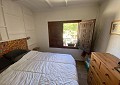 Landhaus mit 3 Schlafzimmern, einem Apartment im Nebengebäude mit 2 Schlafzimmern und einem Studio mit 1 Schlafzimmer in Sax. in Alicante Dream Homes API 1122