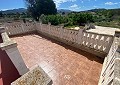 Landhaus mit 3 Schlafzimmern, einem Apartment im Nebengebäude mit 2 Schlafzimmern und einem Studio mit 1 Schlafzimmer in Sax. in Alicante Dream Homes API 1122