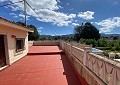 Landhaus mit 3 Schlafzimmern, einem Apartment im Nebengebäude mit 2 Schlafzimmern und einem Studio mit 1 Schlafzimmer in Sax. in Alicante Dream Homes API 1122