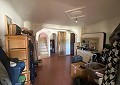Landhaus mit 3 Schlafzimmern, einem Apartment im Nebengebäude mit 2 Schlafzimmern und einem Studio mit 1 Schlafzimmer in Sax. in Alicante Dream Homes API 1122