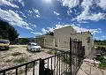 Landhaus mit 3 Schlafzimmern, einem Apartment im Nebengebäude mit 2 Schlafzimmern und einem Studio mit 1 Schlafzimmer in Sax. in Alicante Dream Homes API 1122