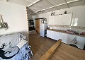 Landhaus mit 3 Schlafzimmern, einem Apartment im Nebengebäude mit 2 Schlafzimmern und einem Studio mit 1 Schlafzimmer in Sax. in Alicante Dream Homes API 1122