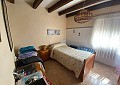 Finca de 4 chambres avec piscine et joli jardin à 10 minutes à pied de la ville de Sax in Alicante Dream Homes API 1122