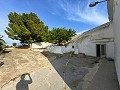 Spacieuse maison troglodyte de 230 m² avec vue sur la montagne près de Pinoso in Alicante Dream Homes API 1122
