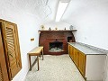 Spacieuse maison troglodyte de 230 m² avec vue sur la montagne près de Pinoso in Alicante Dream Homes API 1122