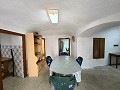 Spacieuse maison troglodyte de 230 m² avec vue sur la montagne près de Pinoso in Alicante Dream Homes API 1122