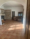 Belle Finca hors réseau de 4 chambres et 1 salle de bain à Almansa. in Alicante Dream Homes API 1122