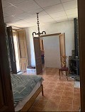 Belle Finca hors réseau de 4 chambres et 1 salle de bain à Almansa. in Alicante Dream Homes API 1122