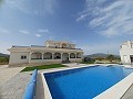Schöne Villa mit 6 Schlafzimmern und 5 Bädern in Pinoso. in Alicante Dream Homes API 1122