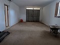 Belle maison de campagne de 5 chambres et 2 salles de bain avec piscine à Yecla. in Alicante Dream Homes API 1122