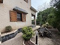 Prachtige villa met 4 slaapkamers en 2 badkamers in een van de meest prestigieuze gebieden van Elda in Alicante Dream Homes API 1122