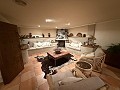Prachtige villa met 4 slaapkamers en 2 badkamers in een van de meest prestigieuze gebieden van Elda in Alicante Dream Homes API 1122