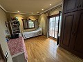 Prachtige villa met 4 slaapkamers en 2 badkamers in een van de meest prestigieuze gebieden van Elda in Alicante Dream Homes API 1122