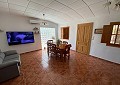 Villa met 3 slaapkamers en 2 badkamers en gastenverblijf met 3 slaapkamers en 1 badkamer in Salinas. in Alicante Dream Homes API 1122