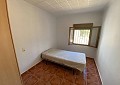 Villa met 3 slaapkamers en 2 badkamers en gastenverblijf met 3 slaapkamers en 1 badkamer in Salinas. in Alicante Dream Homes API 1122