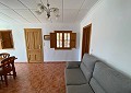 Villa met 3 slaapkamers en 2 badkamers en gastenverblijf met 3 slaapkamers en 1 badkamer in Salinas. in Alicante Dream Homes API 1122