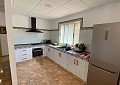 Villa met 3 slaapkamers en 2 badkamers en gastenverblijf met 3 slaapkamers en 1 badkamer in Salinas. in Alicante Dream Homes API 1122