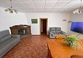 Villa met 3 slaapkamers en 2 badkamers en gastenverblijf met 3 slaapkamers en 1 badkamer in Salinas. in Alicante Dream Homes API 1122