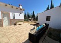 Villa met 3 slaapkamers en 2 badkamers en gastenverblijf met 3 slaapkamers en 1 badkamer in Salinas. in Alicante Dream Homes API 1122