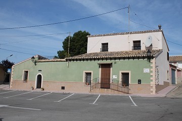 Hermosa casa de pueblo de 2 dormitorios y 2 baños en Raspay.