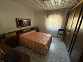 Fantastisches Stadthaus mit 4 Schlafzimmern und 3 Bädern mit Blick auf das Schloss in Petrer in Alicante Dream Homes API 1122