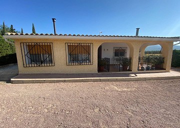 Fabulosa villa de 4 dormitorios con casa de invitados independiente en Sax