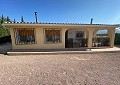 Fabulosa villa de 4 dormitorios con casa de invitados independiente en Sax in Alicante Dream Homes API 1122