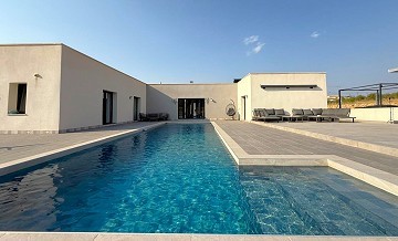 Preciosa villa de 4 dormitorios y 2 baños en Encebras, (Pinoso).