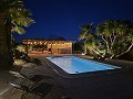 Belle villa de 5 chambres et 4 salles de bain à Pinoso. in Alicante Dream Homes API 1122