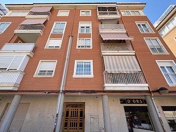 Superbe appartement de 3 chambres à Petrer avec une immense terrasse